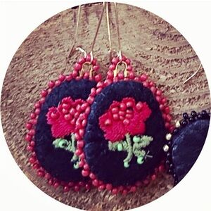 🪡Black & Red Beaded Earrings with Rose